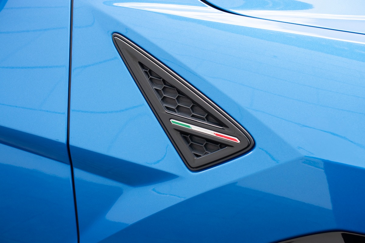 2019 Lamborghini Urus Image 18