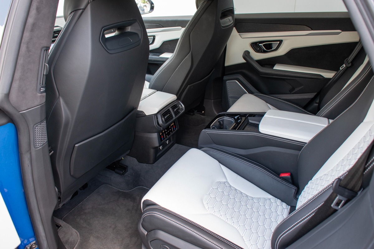 2019 Lamborghini Urus Image 25