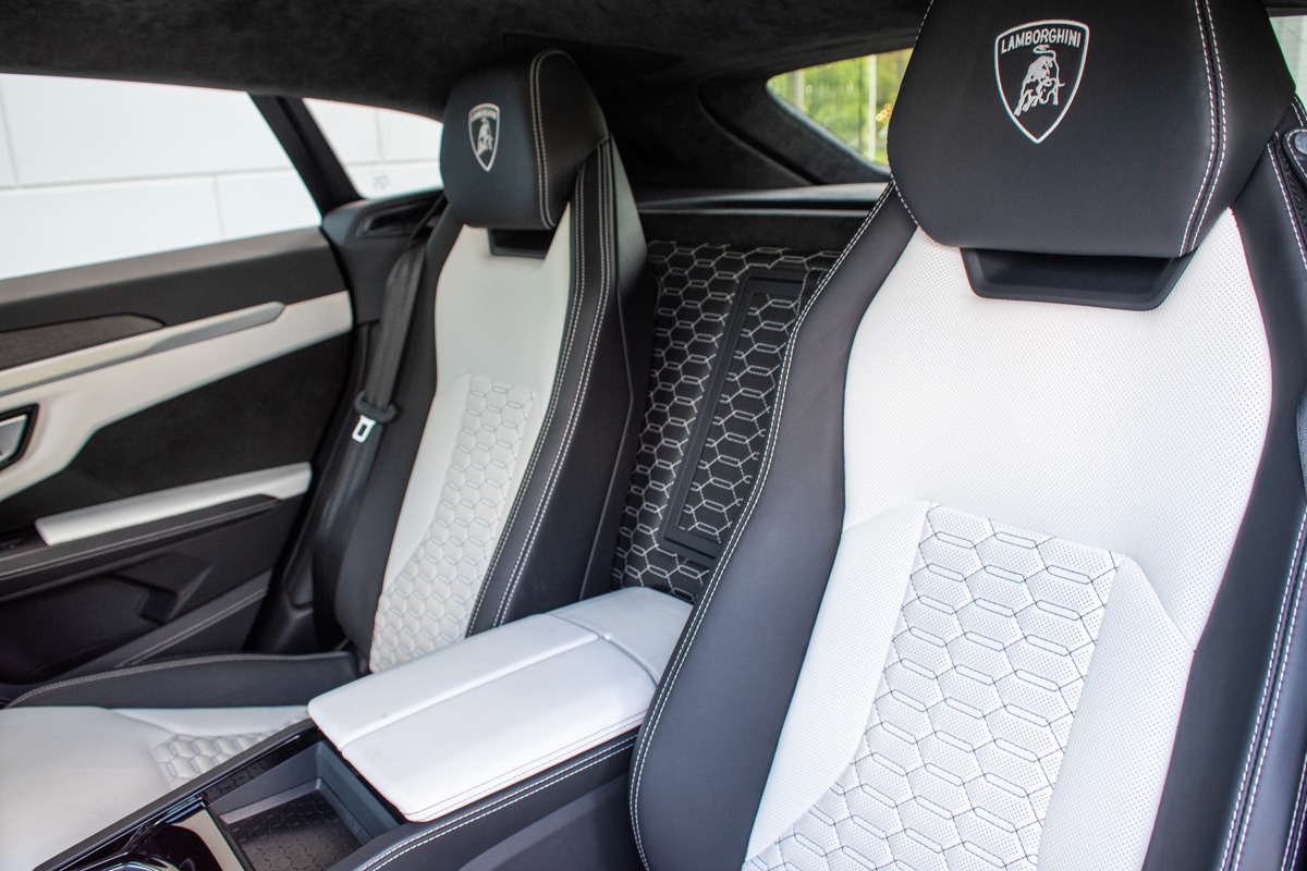 2019 Lamborghini Urus Image 3