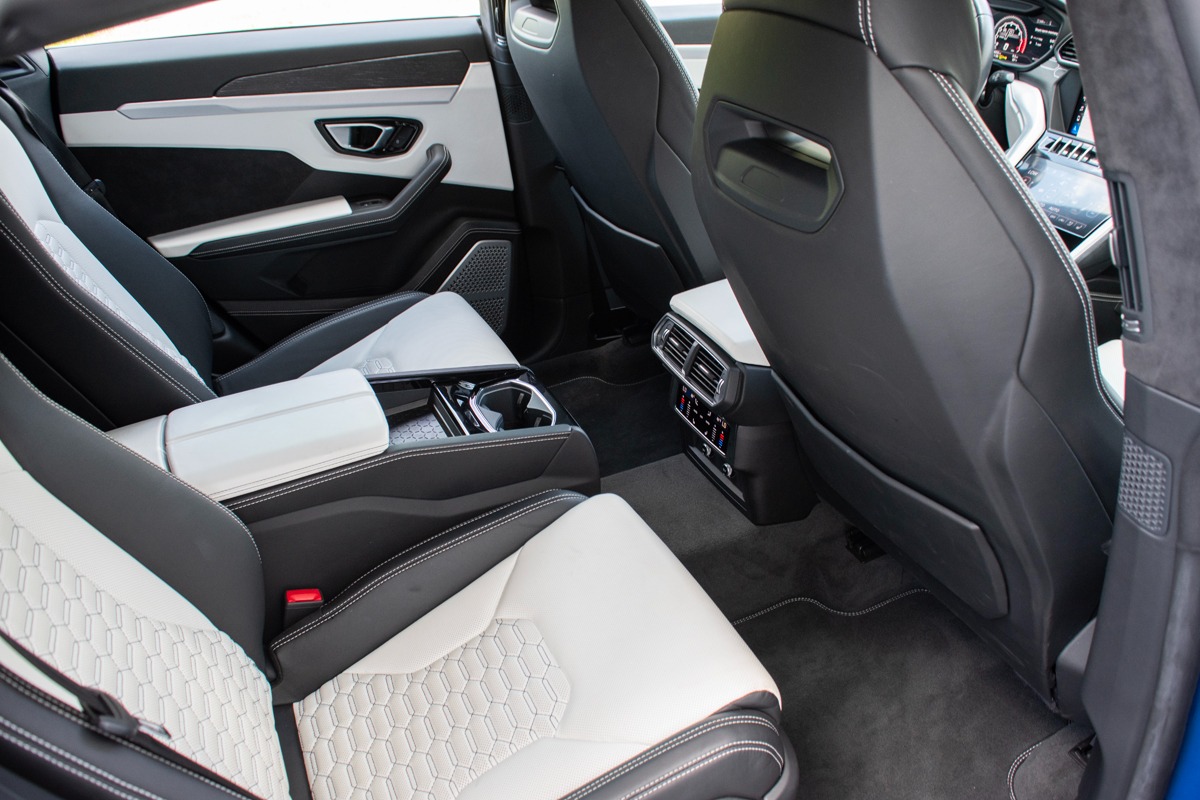 2019 Lamborghini Urus Image 32