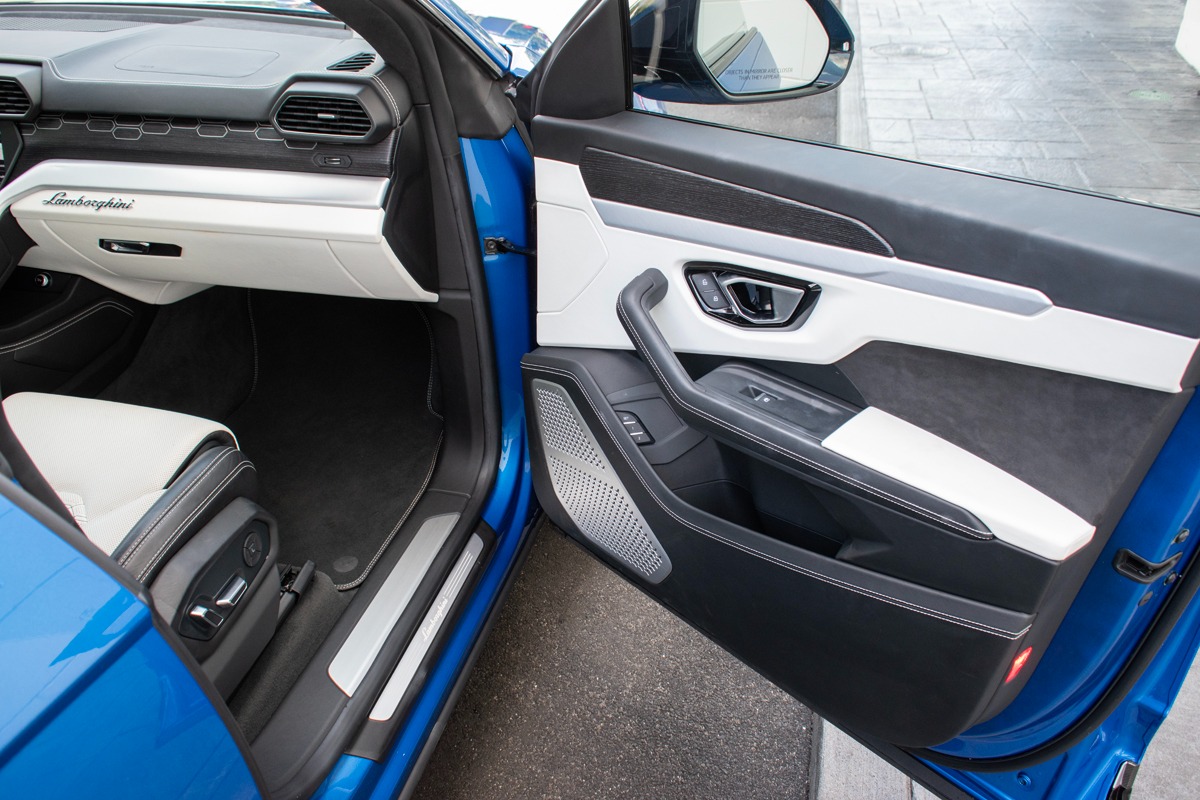 2019 Lamborghini Urus Image 34
