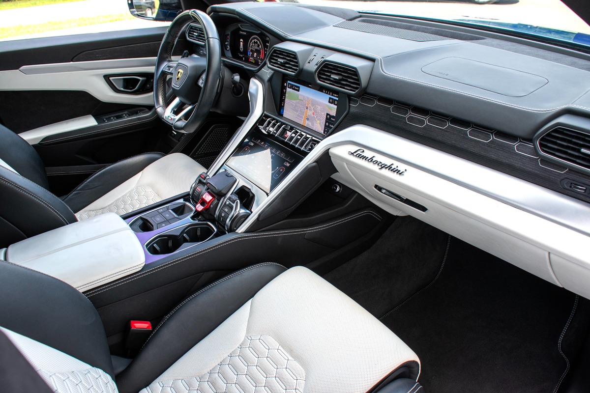 2019 Lamborghini Urus Image 36