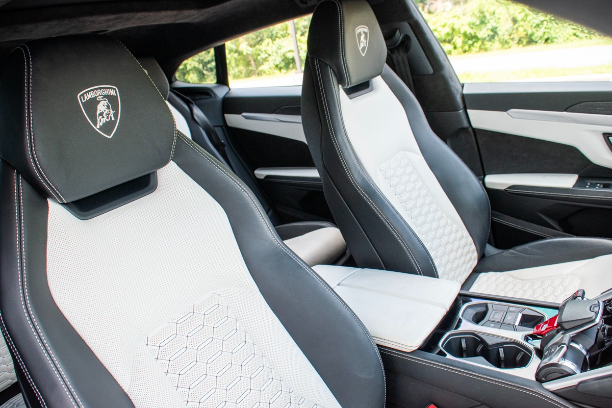 2019 Lamborghini Urus Image 38