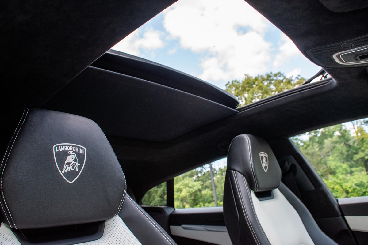 2019 Lamborghini Urus Image 39