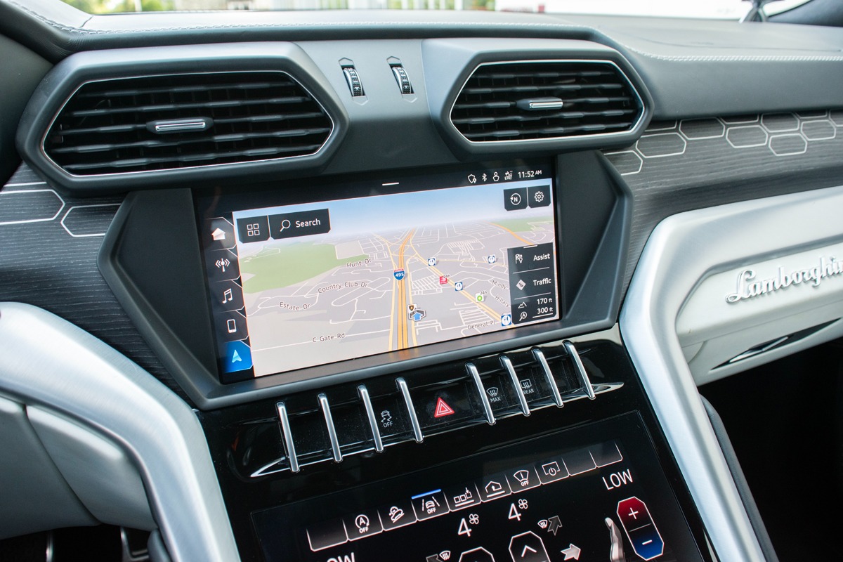 2019 Lamborghini Urus Image 9