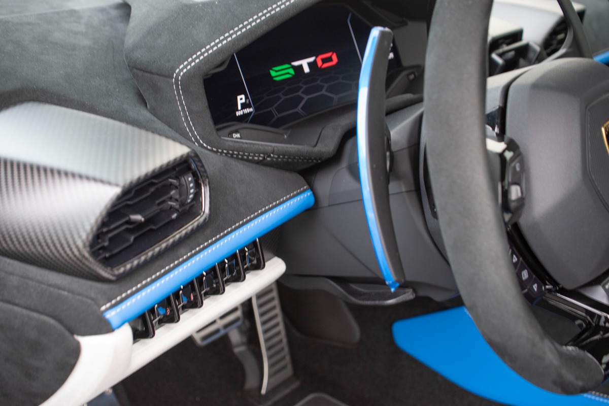 2022 Lamborghini Huracan Image 19