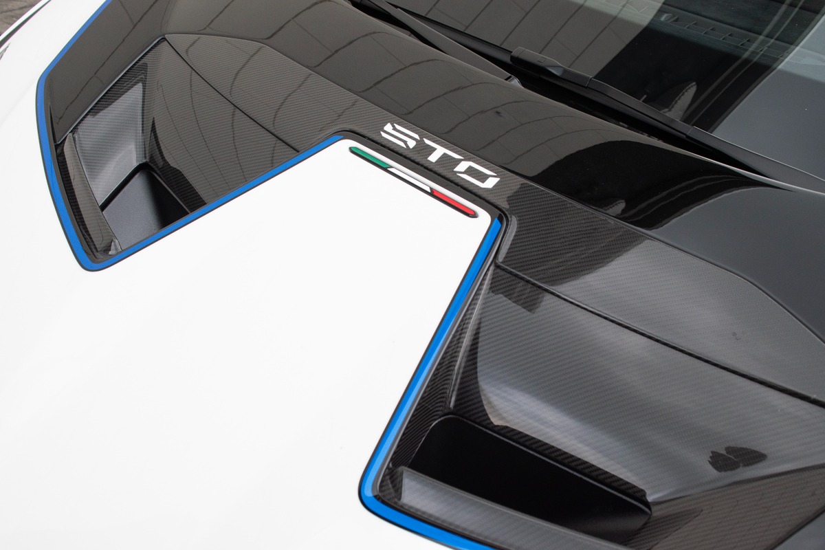 2022 Lamborghini Huracan Image 6