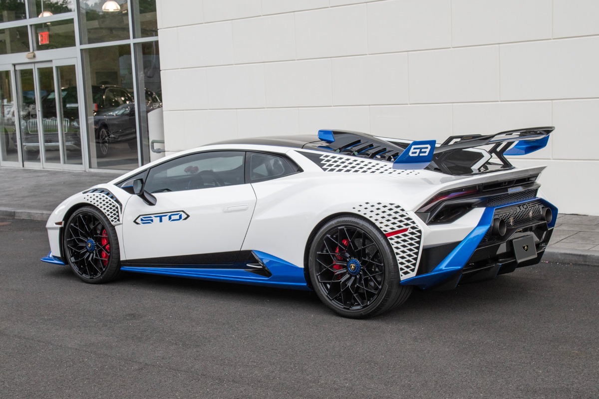 2022 Lamborghini Huracan Image 9