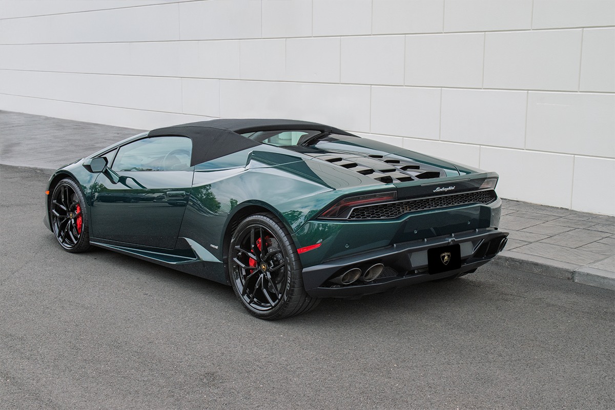 2016 Lamborghini Huracan Image 2