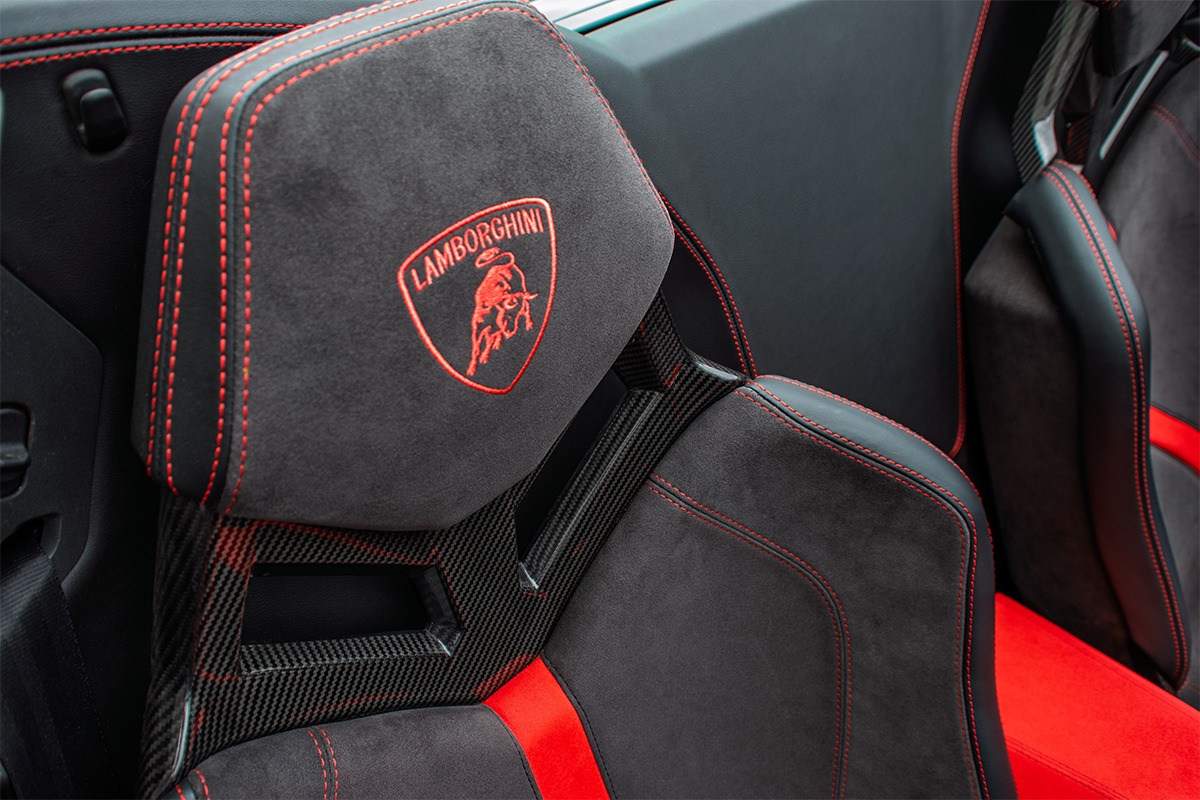 2016 Lamborghini Huracan Image 8