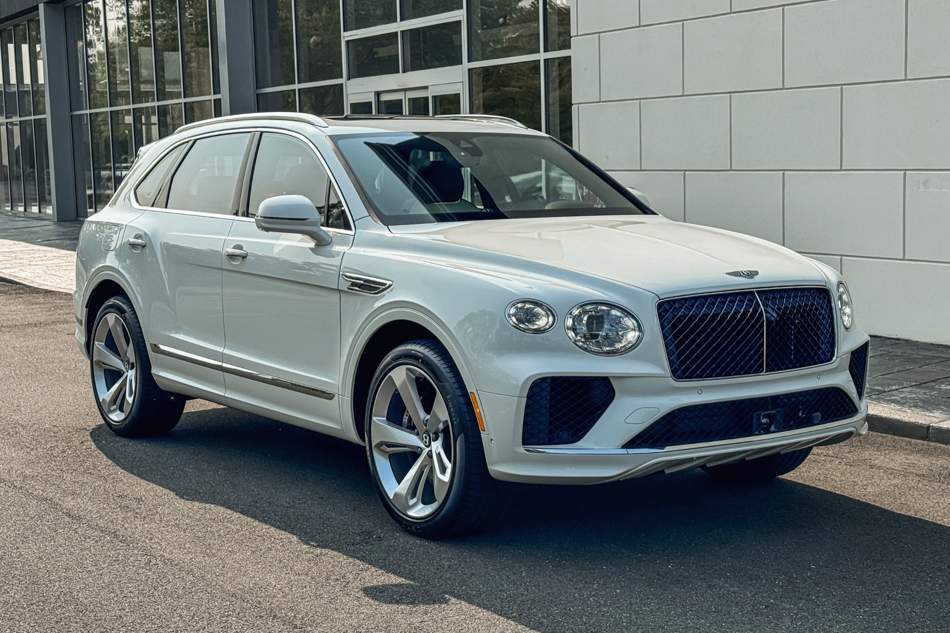 New-2025-Bentley-Bentayga-V8-