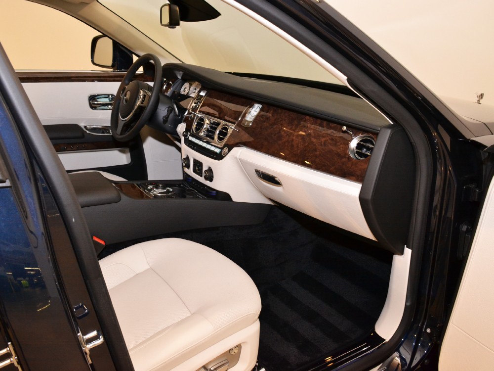 2012 Rolls-Royce Ghost Image 15