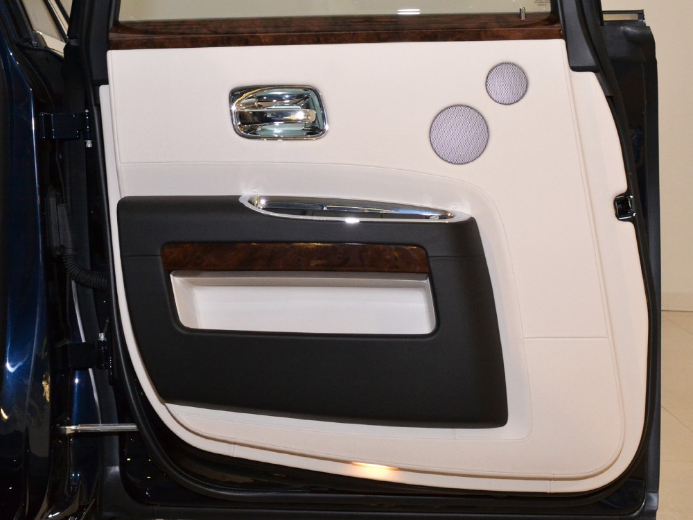 2012 Rolls-Royce Ghost Image 26