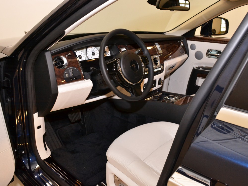 2012 Rolls-Royce Ghost Image 3