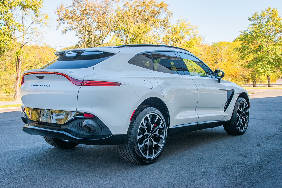 2021 Aston Martin DBX Image 14