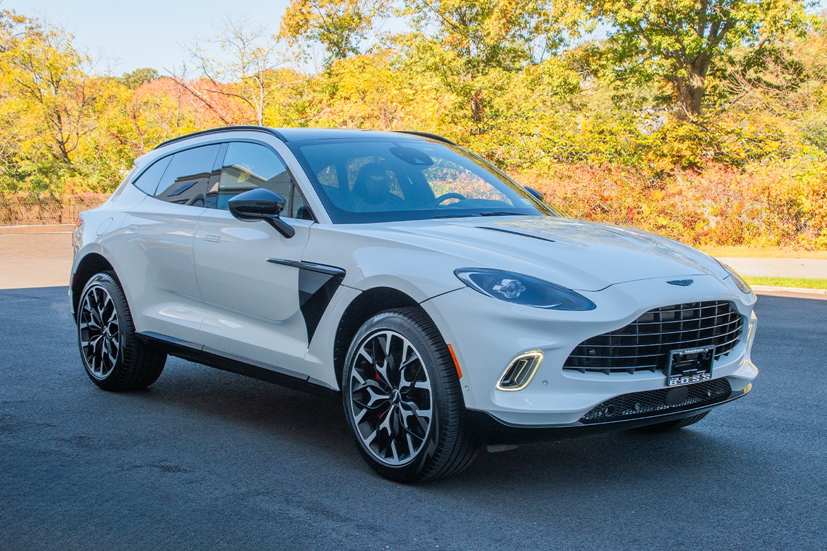 2021 Aston Martin DBX Image 15