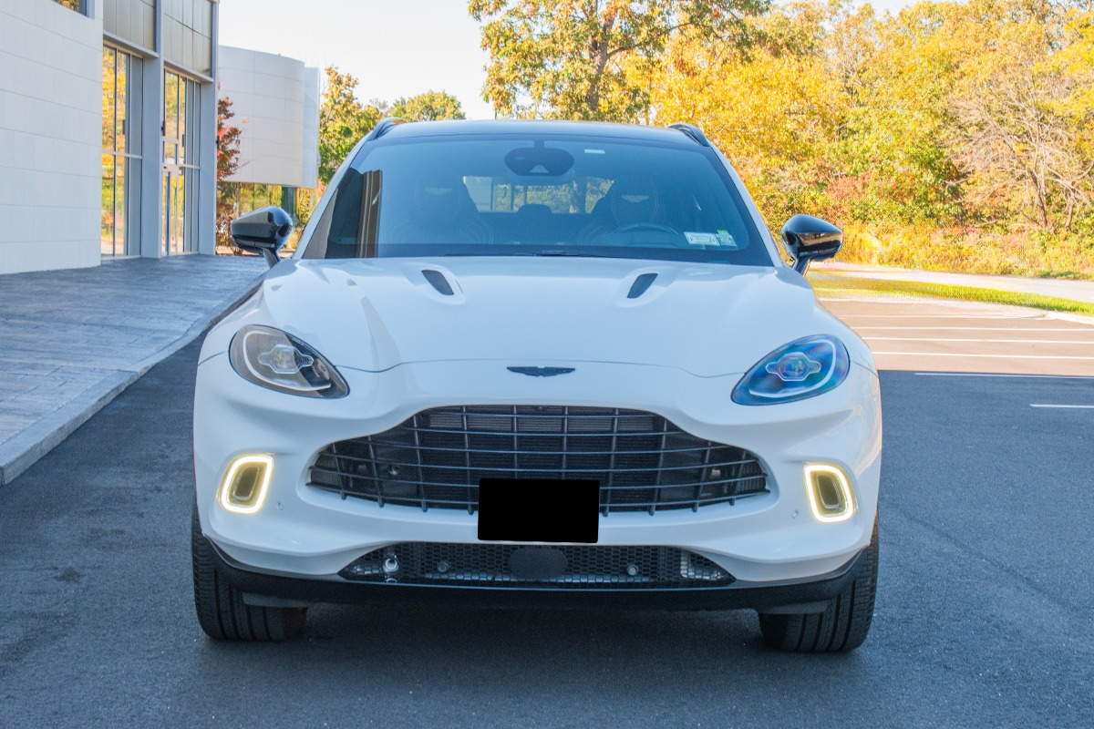 2021 Aston Martin DBX Image 16