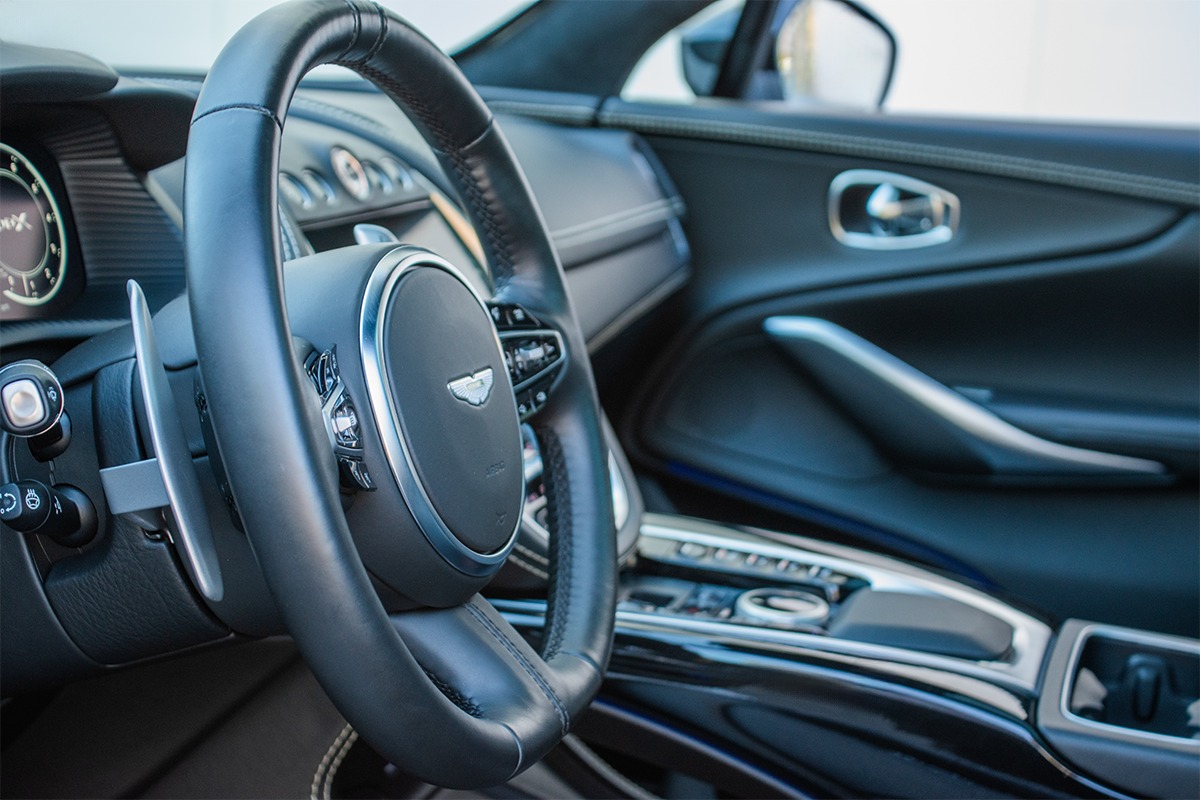 2021 Aston Martin DBX Image 5