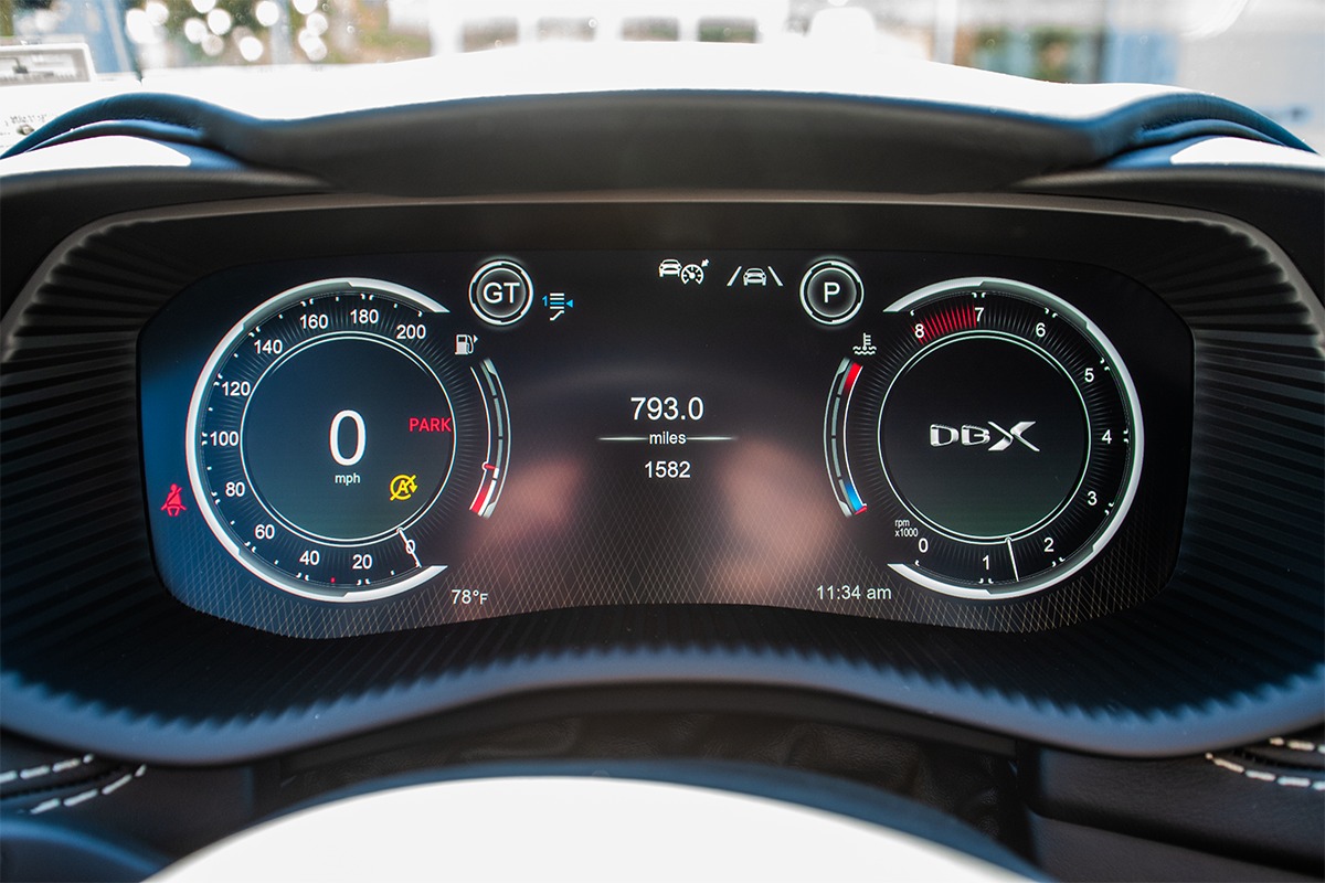 2021 Aston Martin DBX Image 8