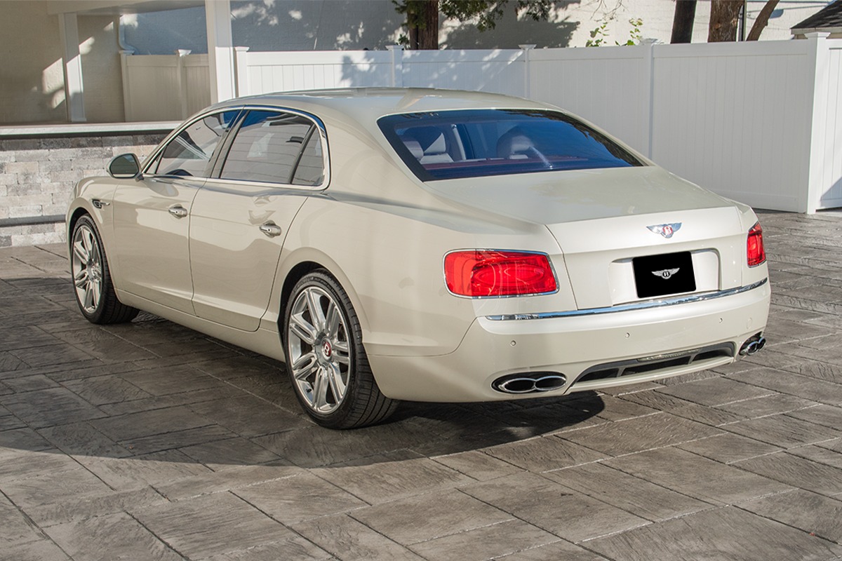 2016 Bentley Flying Spur Image 10