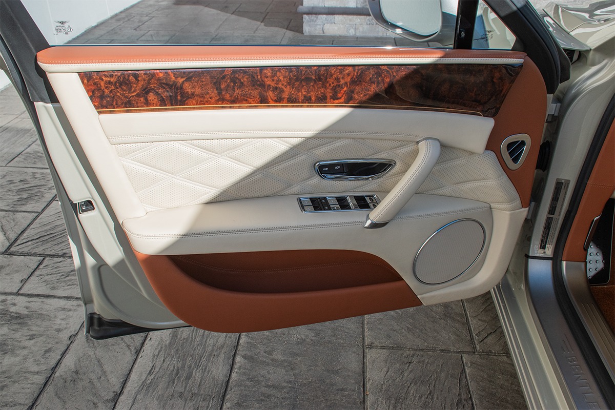 2016 Bentley Flying Spur Image 11