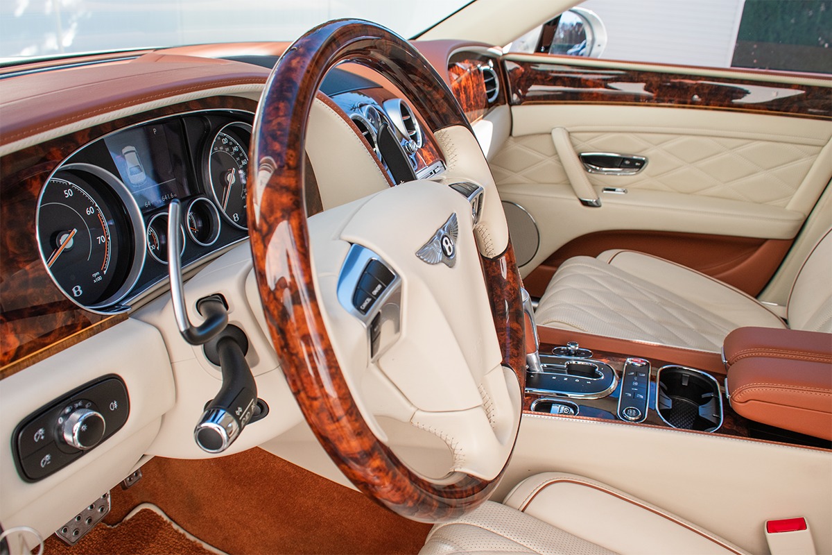 2016 Bentley Flying Spur Image 12