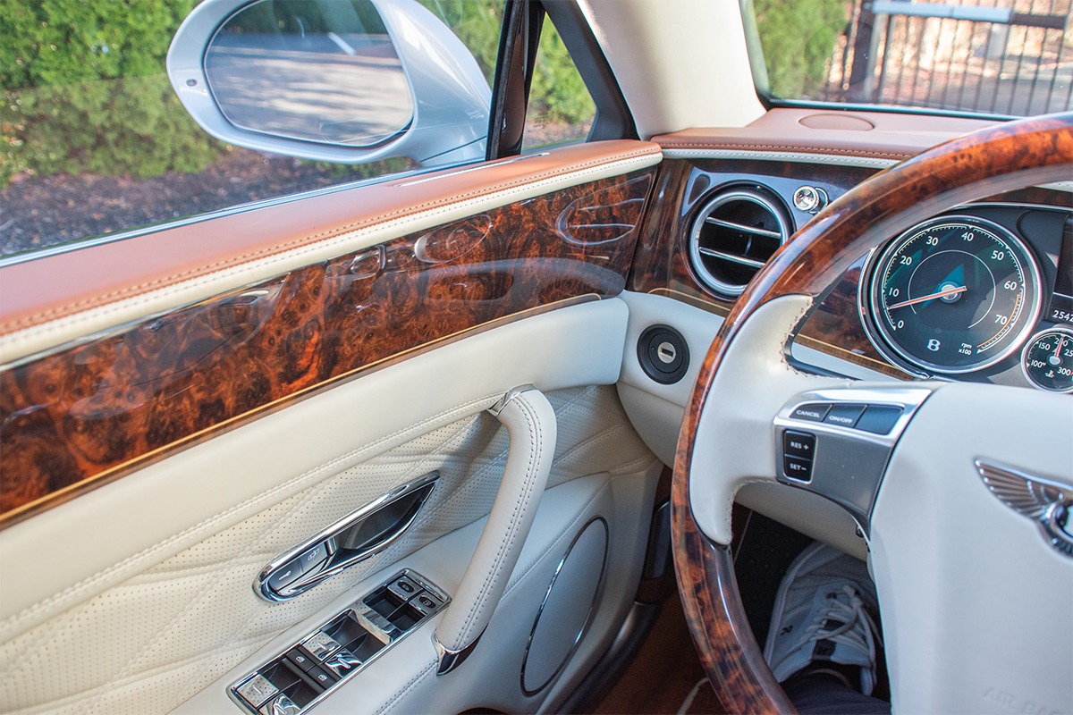 2016 Bentley Flying Spur Image 13