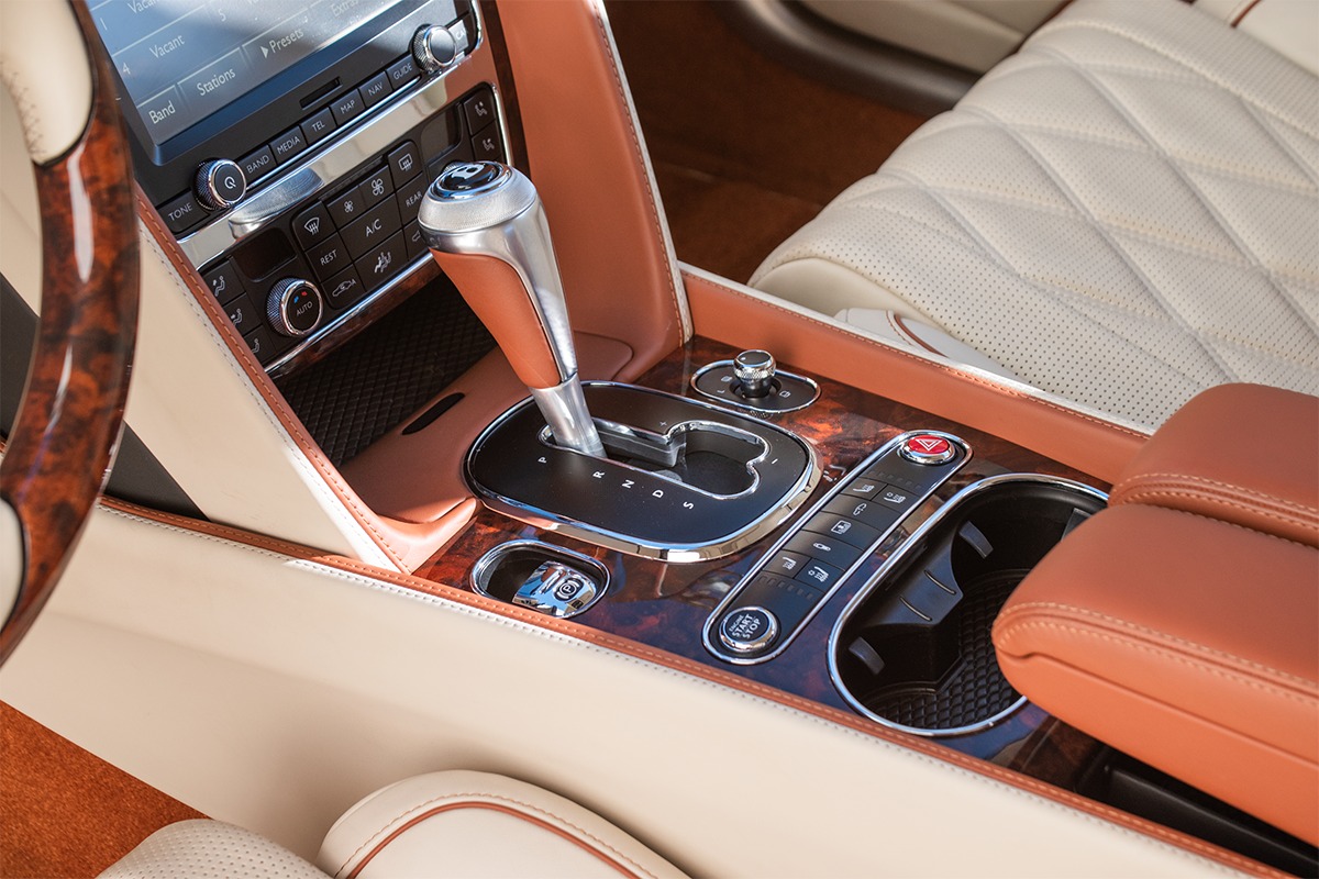 2016 Bentley Flying Spur Image 14