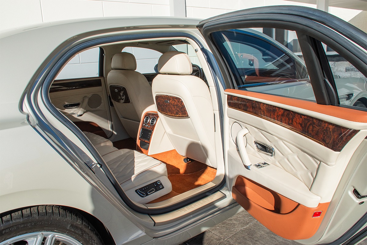 2016 Bentley Flying Spur Image 18