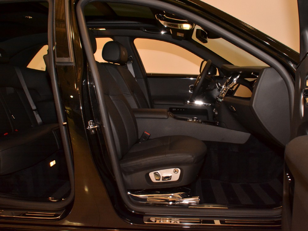 2012 Rolls-Royce Ghost Image 16