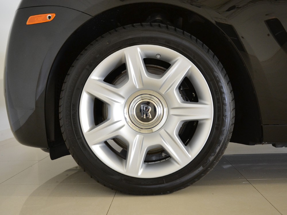 2012 Rolls-Royce Ghost Image 4