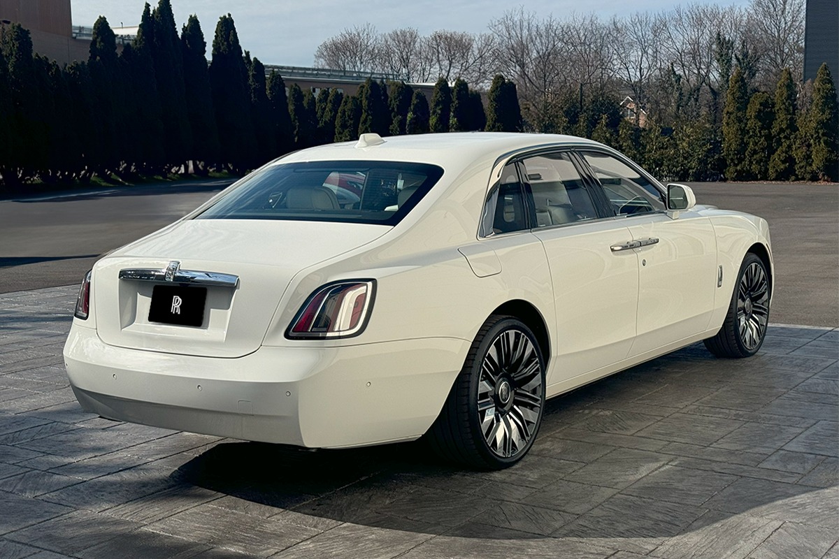 2025 Rolls-Royce Ghost Image 15