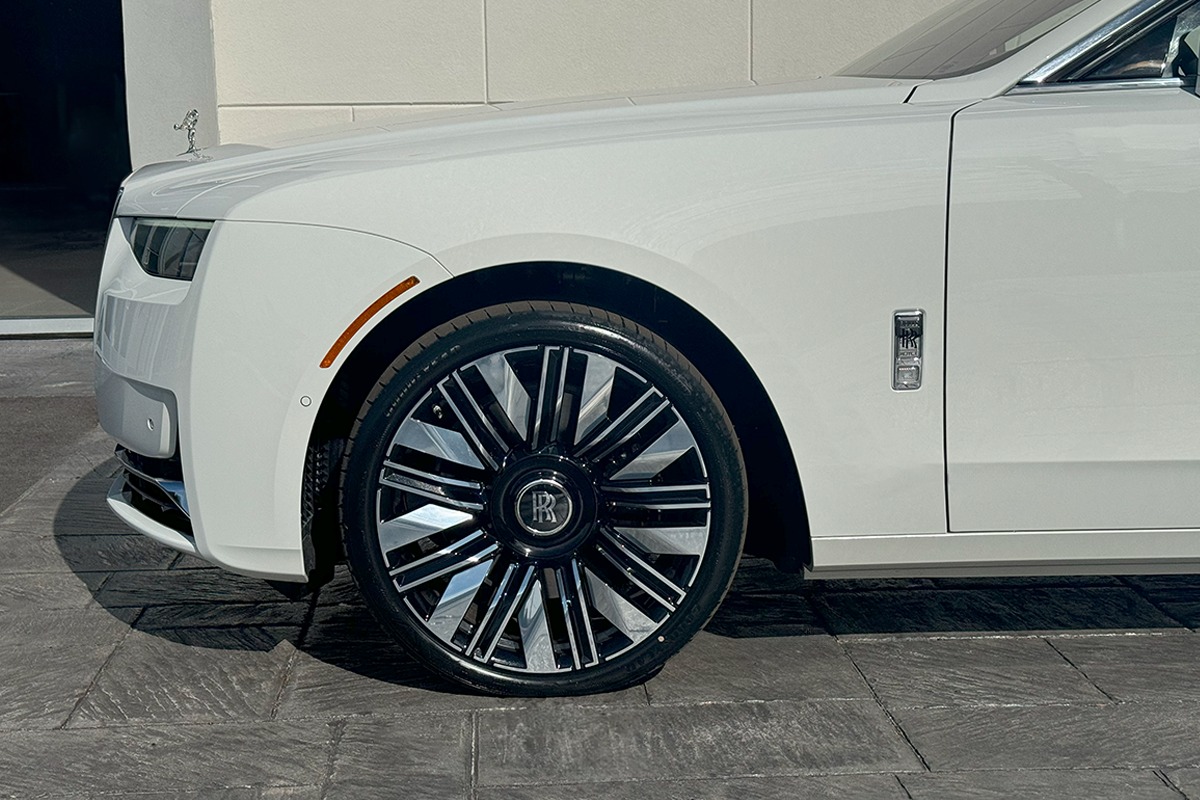 2025 Rolls-Royce Ghost Image 17