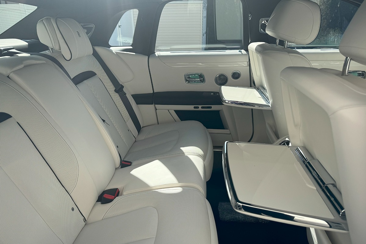 2025 Rolls-Royce Ghost Image 25