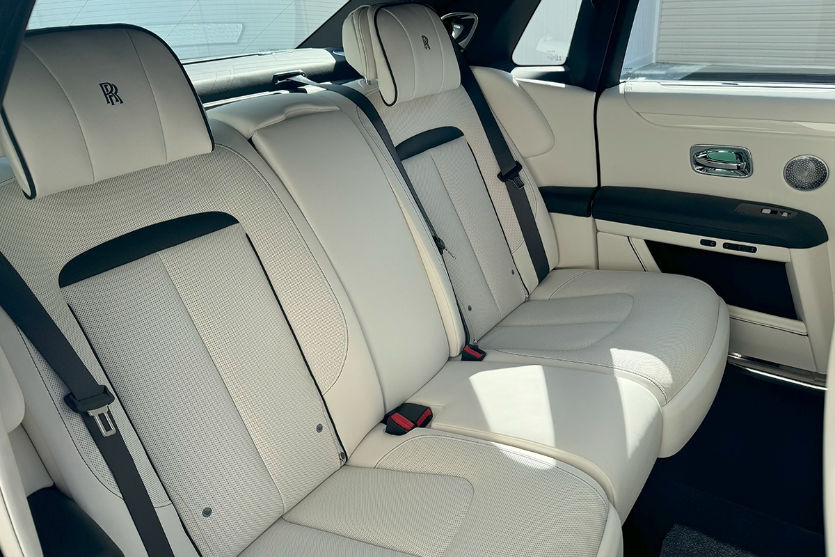 2025 Rolls-Royce Ghost Image 26