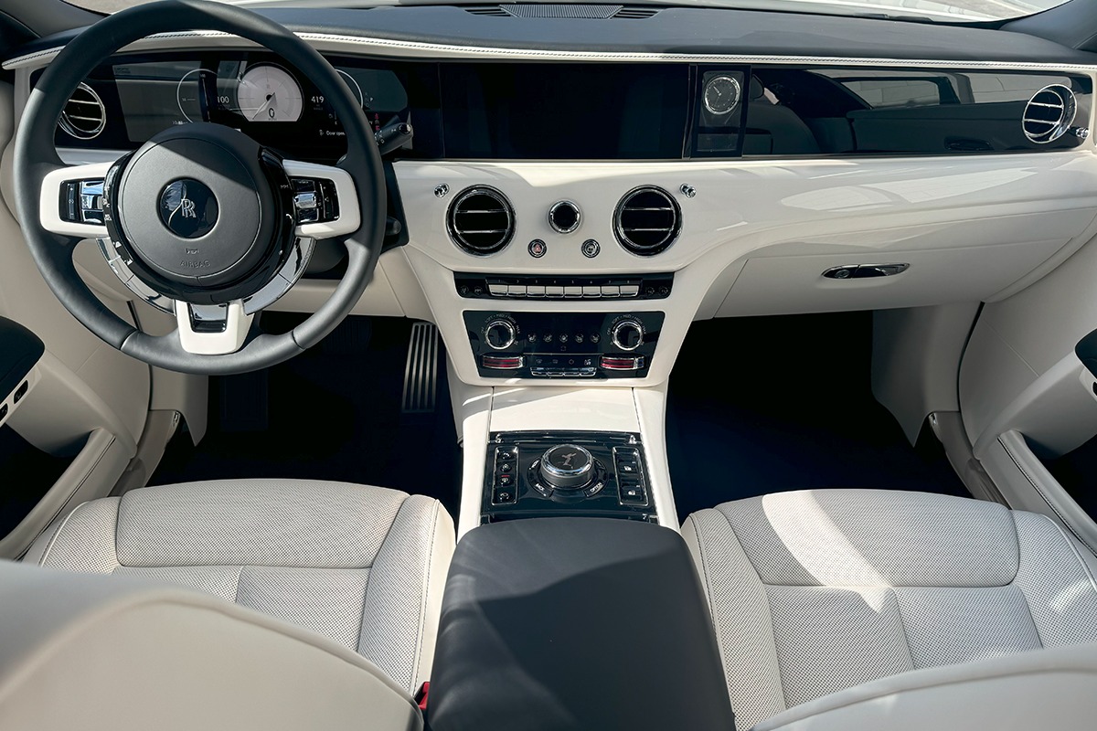 2025 Rolls-Royce Ghost Image 4
