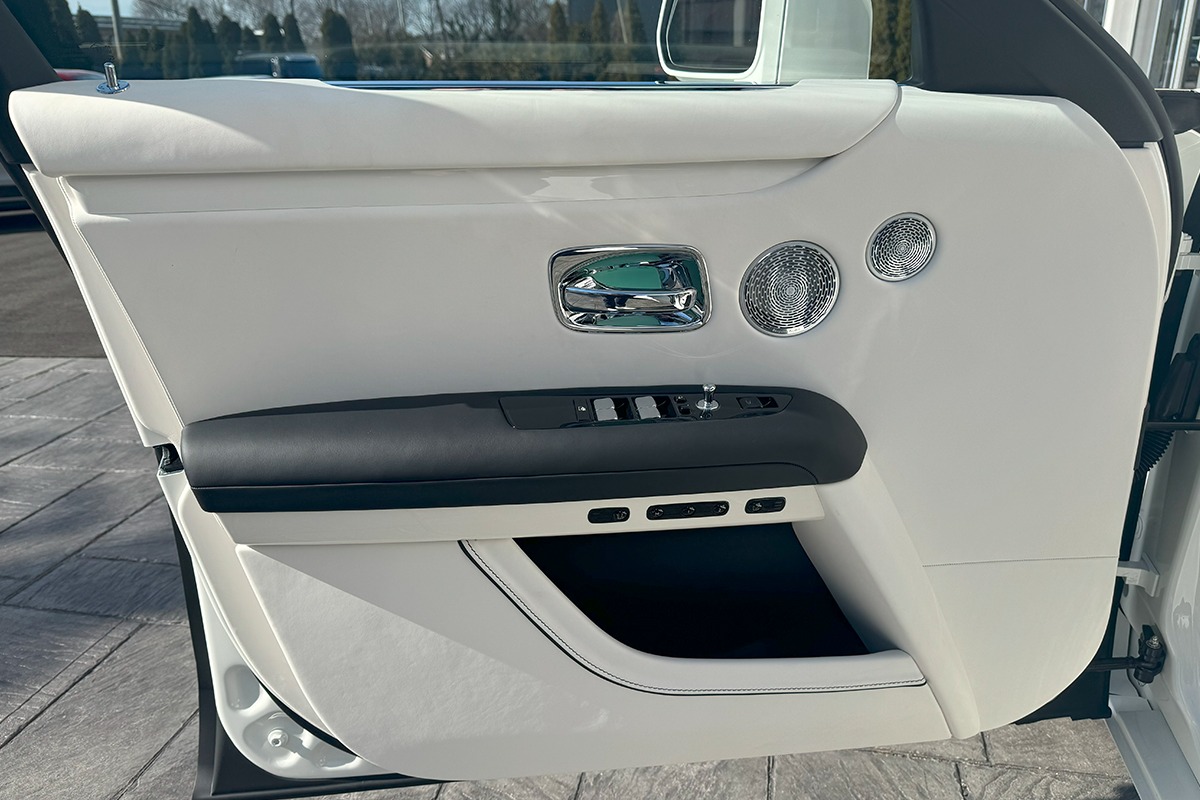 2025 Rolls-Royce Ghost Image 6