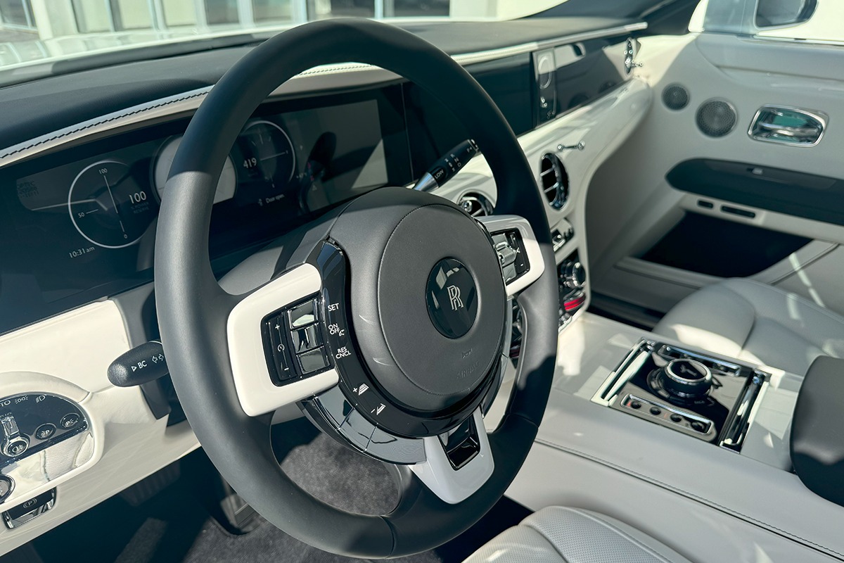2025 Rolls-Royce Ghost Image 9