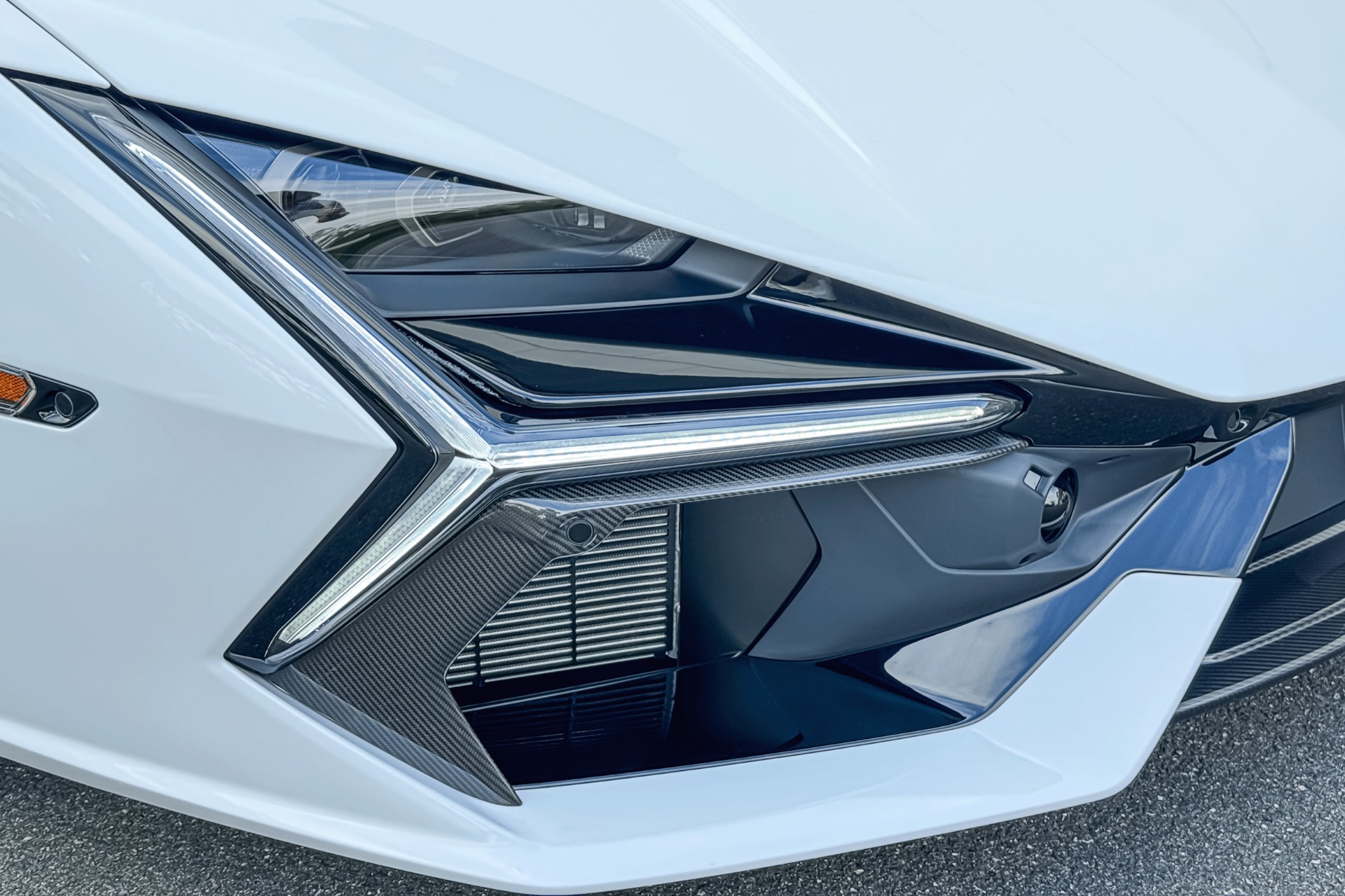 New-2025-Lamborghini-Revuelto-
