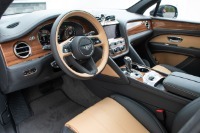 2024 Bentley Bentayga Image 2