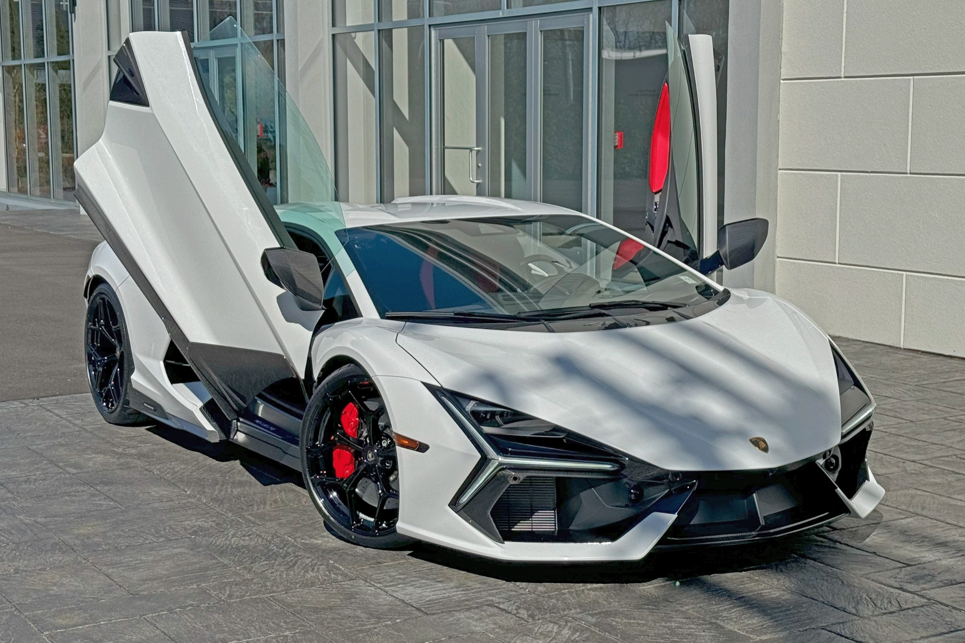 New-2025-Lamborghini-Revuelto-