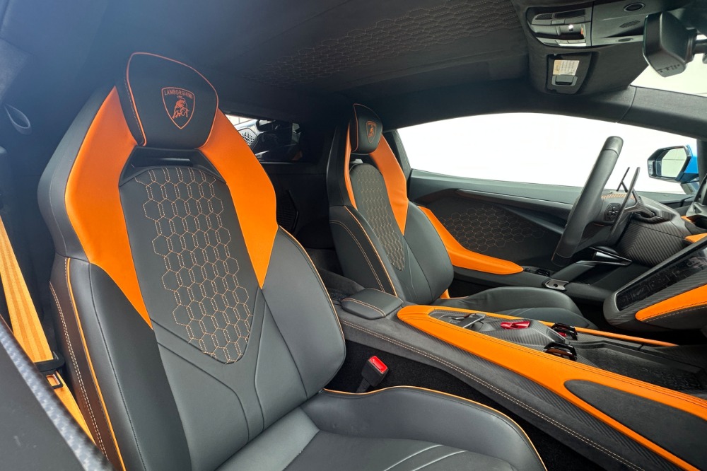 2025 Lamborghini Revuelto Image 11