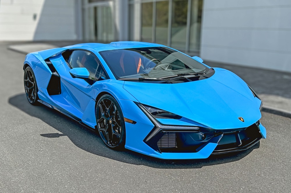 2025 Lamborghini Revuelto Image 13