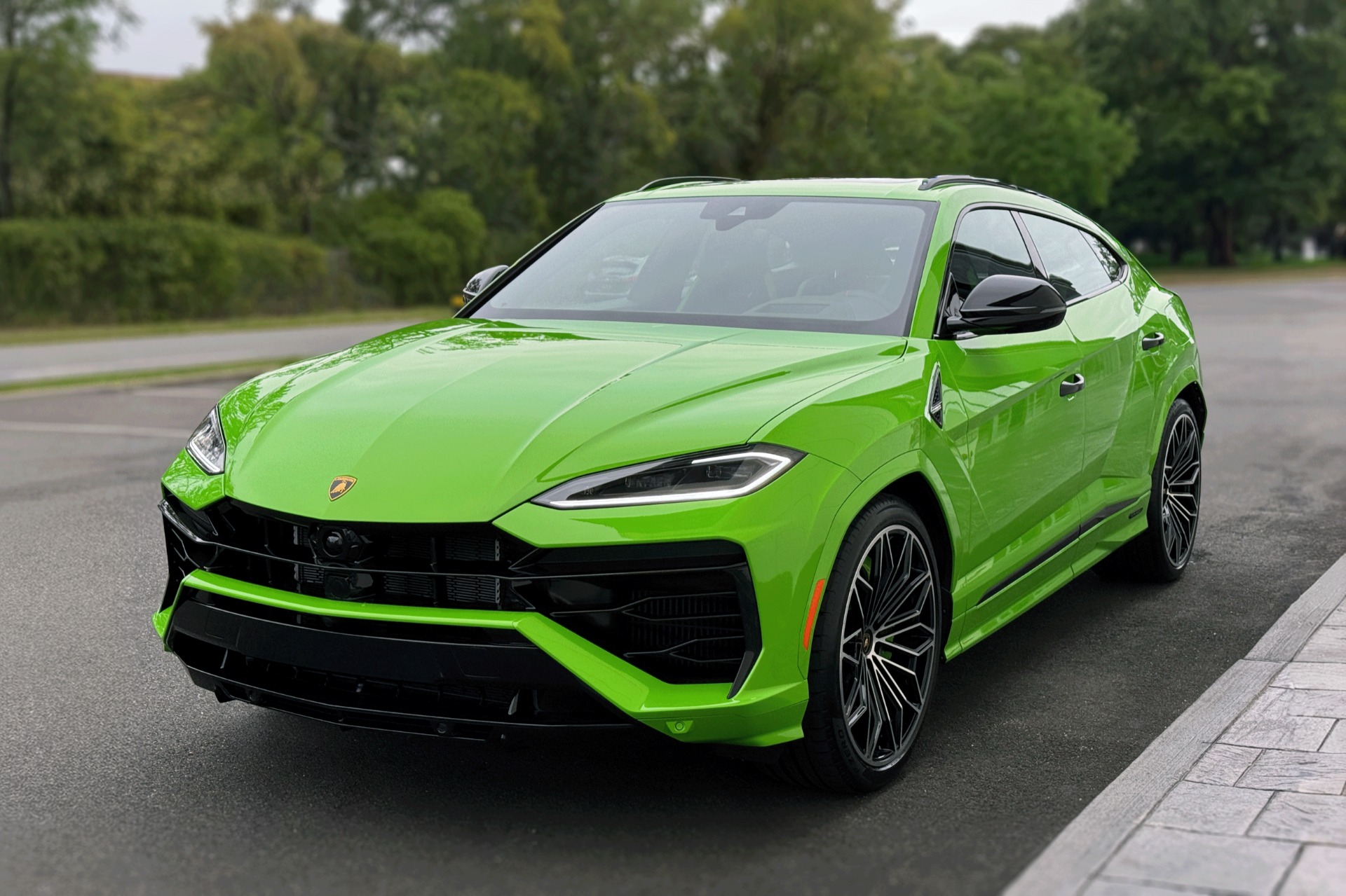 New-2025-Lamborghini-Urus-SE-