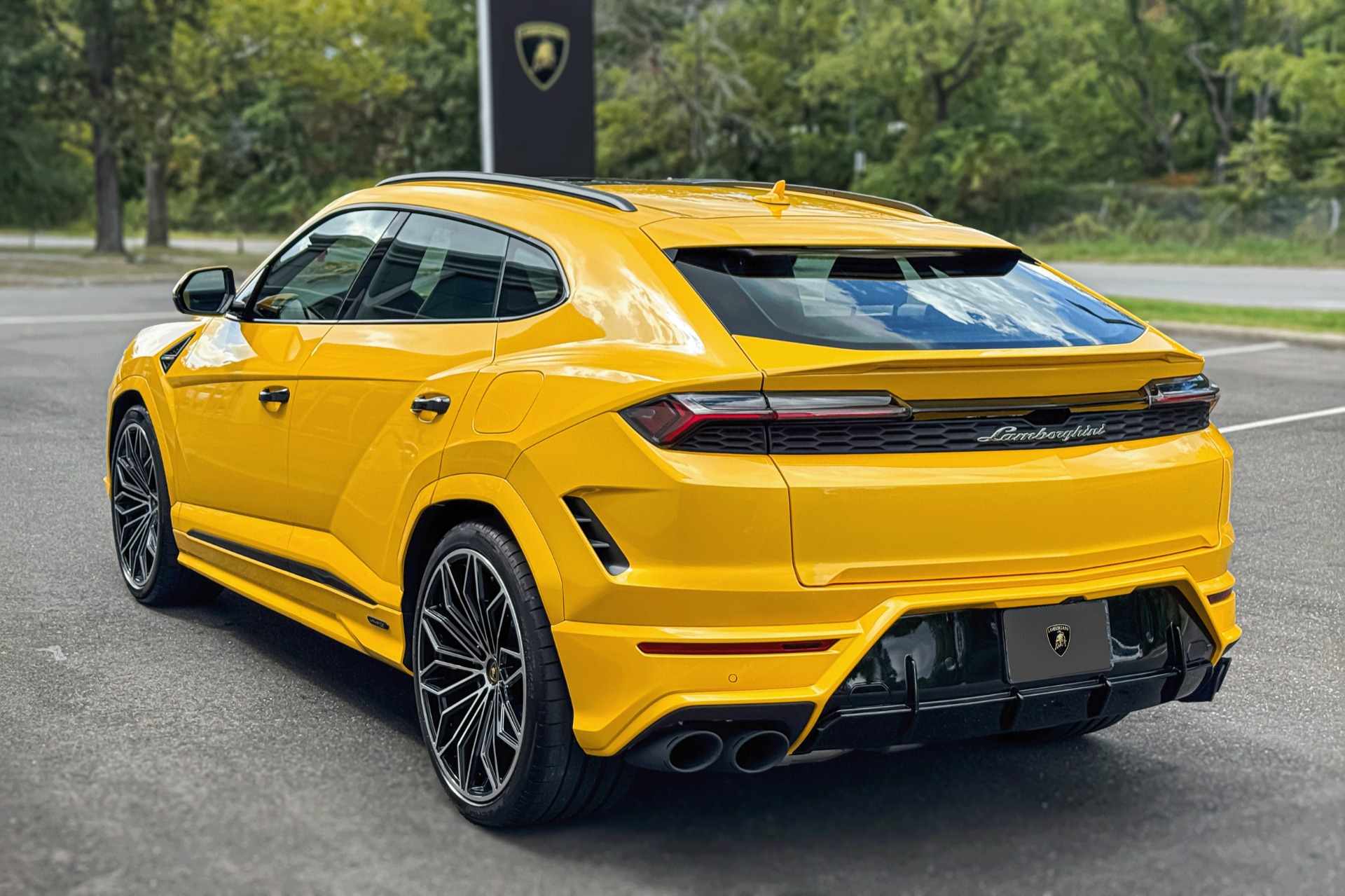 New-2025-Lamborghini-Urus-SE-