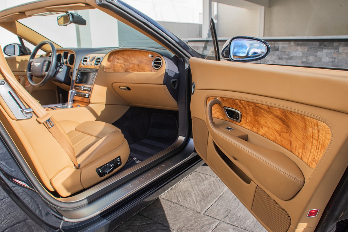 2007 Bentley Continental Image 19