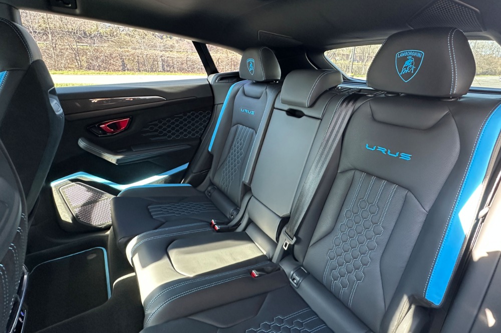 2024 Lamborghini Urus Image 13