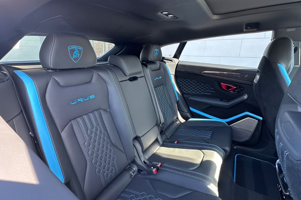 2024 Lamborghini Urus Image 15