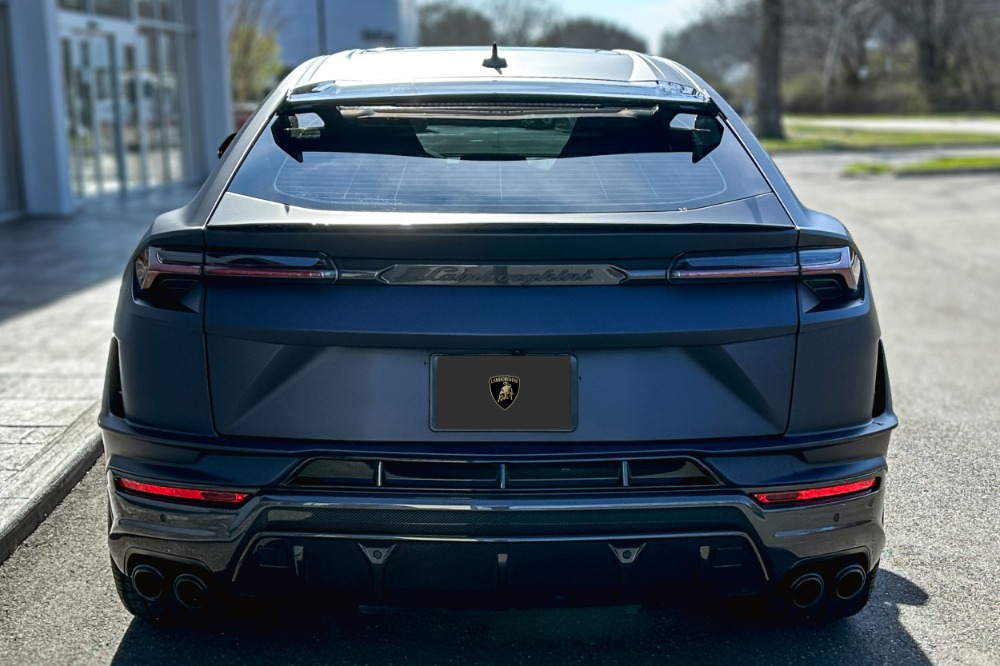 2024 Lamborghini Urus Image 17