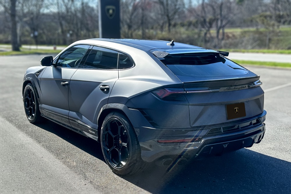 2024 Lamborghini Urus Image 18